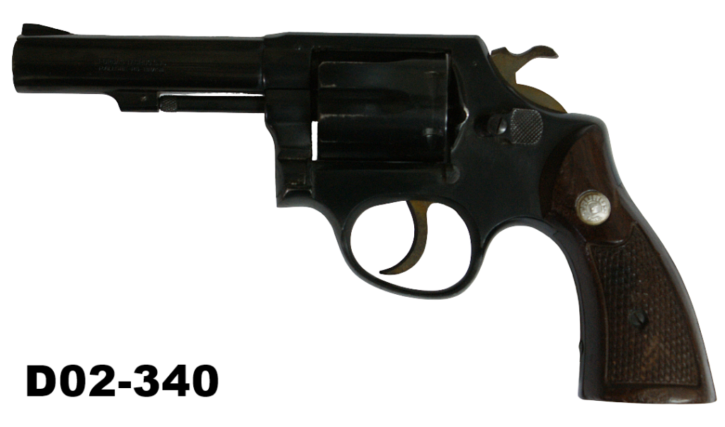 D02-340    .38spl Taurus 4" Large Frame Revolver