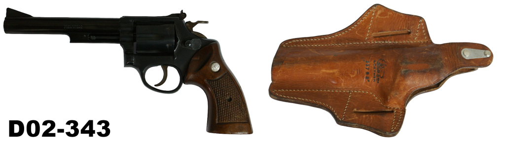 D02-343    .357mag Taurus 6" Revolver - Pancake Leather Holster